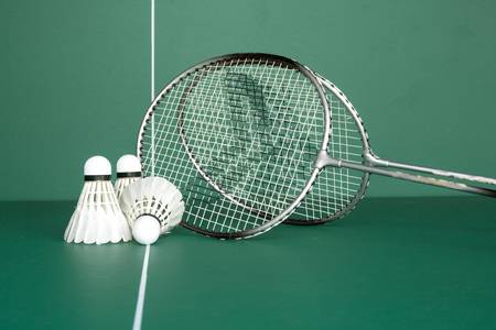 racket met shuttles